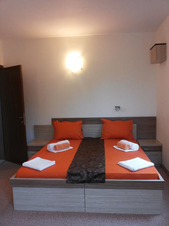 Family Hotel Golden Lion Primorsko Quarto foto